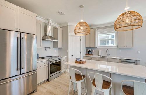 Port St. Joe House | 🌴Beachfront | Boardwalk to Beach | 9 BR | Windward Crest🌴