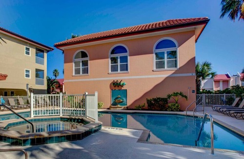 Bradenton Beach House | Beachfront - Bradenton Beach Club 225 by SeaBreeze Vacation