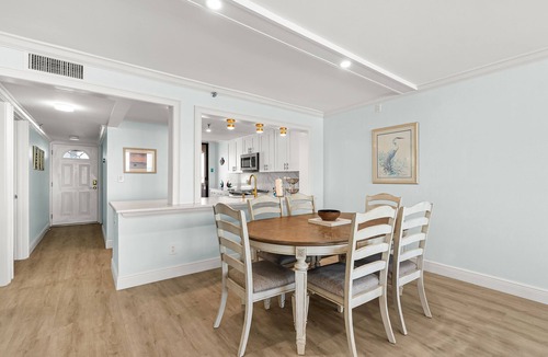 Redington Shores Condo | ☀Beachfront Condo🌴Wrap Around Private Balcony🐬Redington Towers 3A🌞Heated Pool