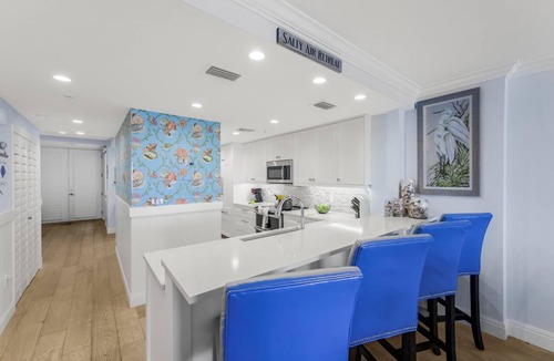 Marco Island Condo | Beachfront Condo | 180-Degree Views and Pool