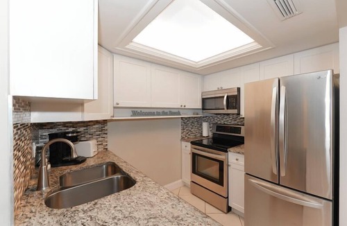 Siesta Key Condo | Beachfront Condo - 2-Bedroom - Luxury - Directly on Crescent Beach