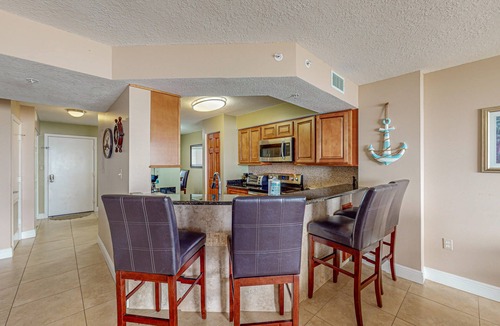 Seawinds Condo Condo | Beachfront Condo with Ocean View Balcony, AC, WiFi, & Shared Pool - Snowbirds OK