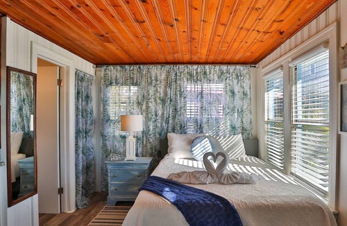 Treasure Island House | Beachfront Cottage - ON the Beach! A Break From The Usual Condo Or Hotel.