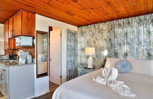Treasure Island House | Beachfront Cottage - ON the Beach! A Break From The Usual Condo Or Hotel.