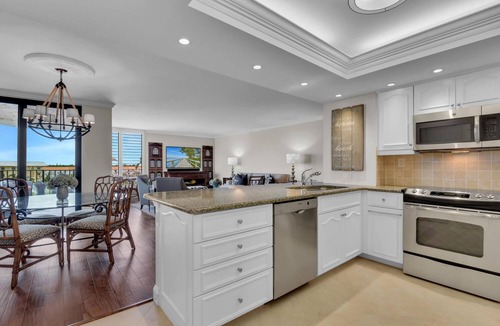 Moorings Condo | Beachfront delight in the Moorings!