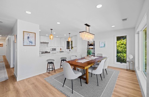 Calvert Beach-Long Beach House | Beachfront! Family Friendly, Shark Tooth Hunting & Panoramic Bay Views