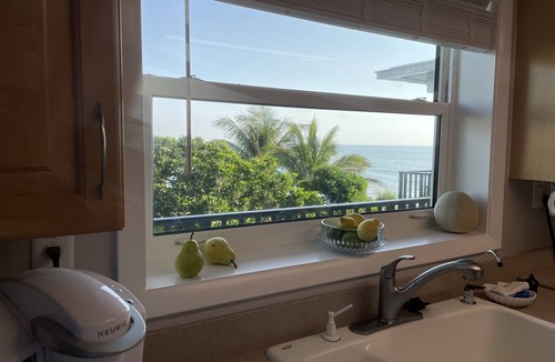 Central Beach Condo | Beachfront Getaway