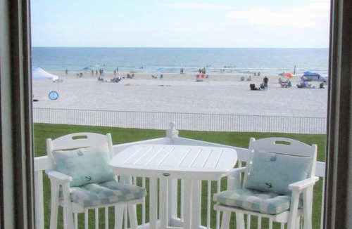 Sunset Reef House | Beachfront Iconic Lighthouse- Perfect Family Vacation!
