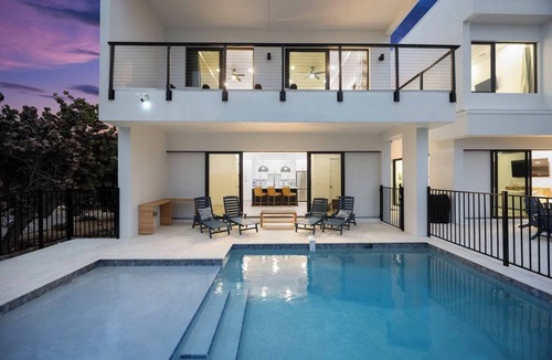 New Melbourne Beach House | Beachfront Luxe Escape | Pool, Rooftop Deck & Direct Shoreline Access