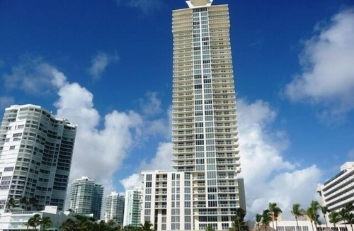 Sunny Isles Beach Condo | Beachfront Luxurious Paradise - LaPerla - Direct Ocean View in Sunny Isles
