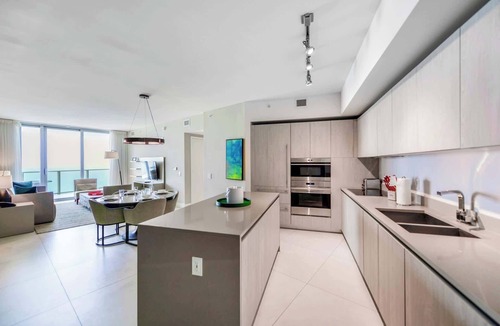 Hallandale Beach Apartment | Beachfront Luxury Apartment in Hollywood