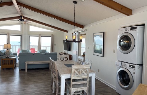 Treasure Beach Village House | Beachfront, Plantation, Pet Friendly! Large Sun Decks!