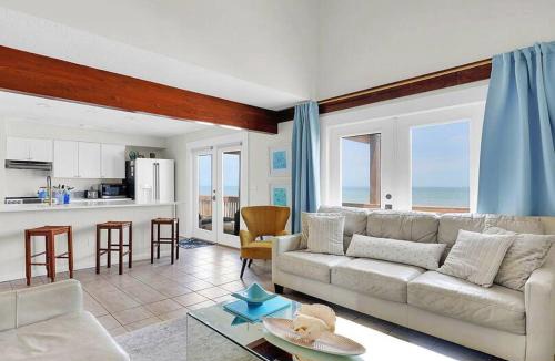 South Ponte Vedra Beach House | Beachfront Private ll Beach Access ll Luxe Bedroom