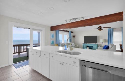 South Ponte Vedra Beach House | Beachfront Private ll Beach Access ll Luxe Bedroom