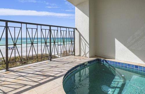Delos House | Beachfront | Remodeled | Heated Pool l Beach Gear | Fully-Stocked | 10 Beds