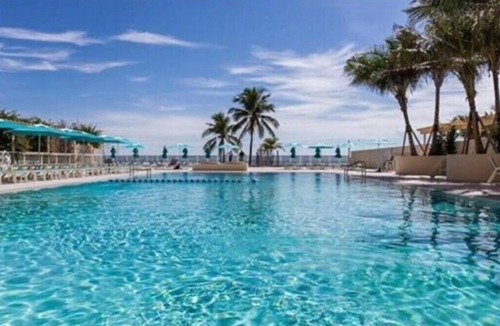 Hollywood South Central Beach Condo | Beachfront Resort-style Living!