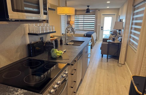 Bradenton Beach Condo | Beachfront Studio - One the sand - New Remodel - Free Parking - I