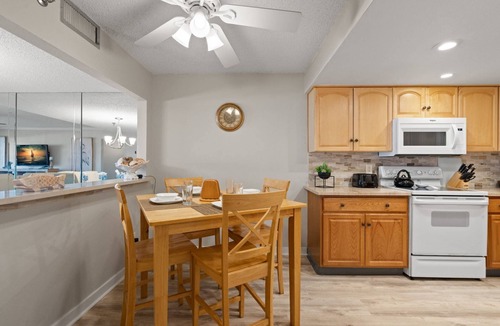 Indian Rocks Beach Condo | Beachfront with Amazing Views! Heated Pool, Hot Tub, Tennis Courts ~ 206 Reflections