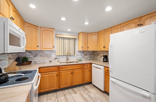 Indian Rocks Beach Condo | Beachfront with Amazing Views! Heated Pool, Hot Tub, Tennis Courts ~ 206 Reflections