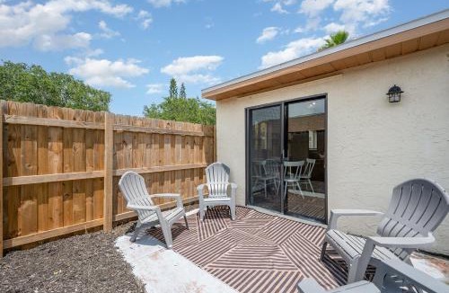 Cape Caneveral Beach Gardens House | Beachside Bungalow- 2 minutes from the beach!