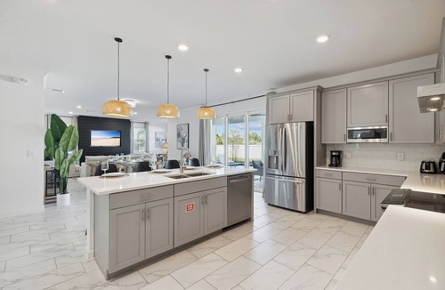 Melbourne Beach House | Beachside Deluxe: Endless Amenities + Private Pool! 🌴