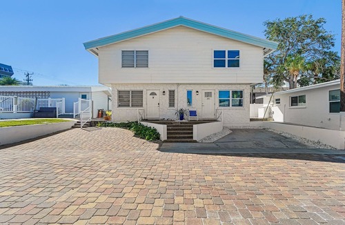 Aloha Kai House | Beachside Escape for 6 with Pool & Direct Sand Access – Aloha Kai #49