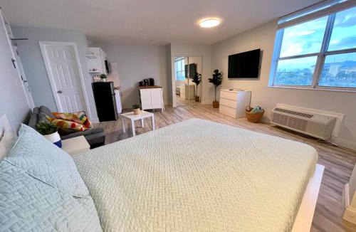 Lenox Park Apartment | Beachside Studio w Ocean View Steps to the Sand