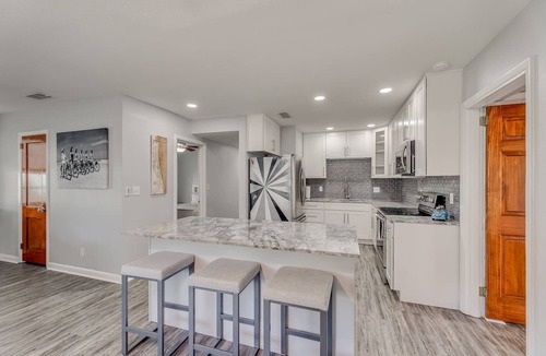 Jacksonville Beach House | Beachside with Billiard Room & Beach Cruisers!