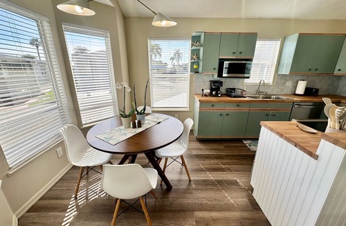 Nettles Island House | Beachy Keen 2 bed, 2 bath home