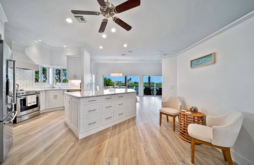 The Dunes House | Bean & Bubs Shell Shack: Gorgeous PoolHome on Lake