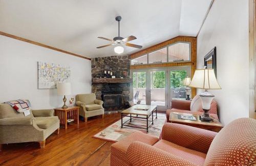 Sapphire House | Bear Creek Cabin