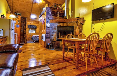 Cherokee Cabin | Bear Crossing Cabin at Ponderosa