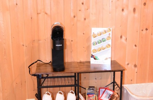 Woodbine Cabin | Bear Den | Full Kitchen Cabin Near Laurel River Lake & Cumberland Falls