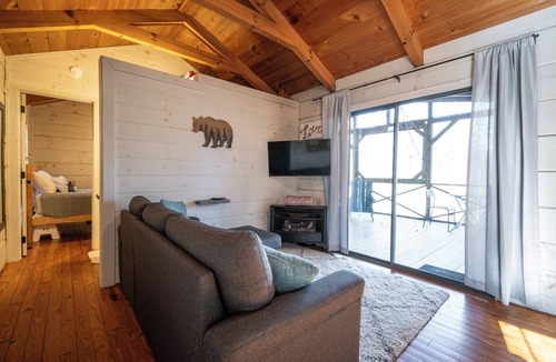 Clayton Cabin | Bear Necessities Cabin