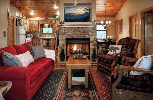 Hiawassee House | Bear Necessity Cabin
