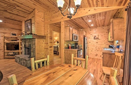 Helen Cabin | Bear Paw 1/1! Pool Table! Near Helen