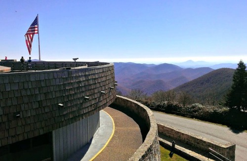 Sautee Nacoochee Cottage | Bear Paw Cottage #1 Pet friendly only 4 miles from Beautiful Downtown Helen!
