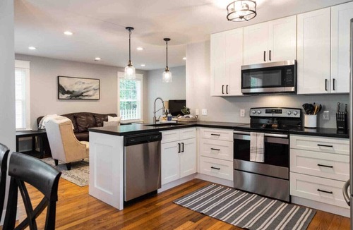 Knoxville House | Bearden Exec · Bearden Executive Rental >8min to UT & Downtown