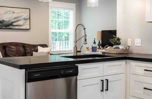 Knoxville House | Bearden Exec · Bearden Executive Rental >8min to UT & Downtown