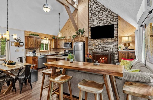 Beech Mountain House | Bearfoot Beech - Game table, fire pit, pets ok, hot tub!