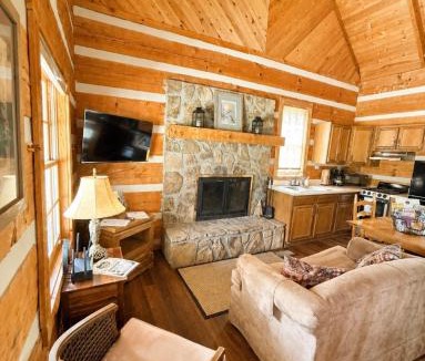 Pittman Center Ski Chalet | Bearfoot Bungalow- Tiny Cabin Getaway