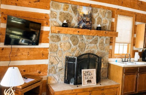Pittman Center Ski Chalet | Beary Cozy- Tiny Cabin Getaway!