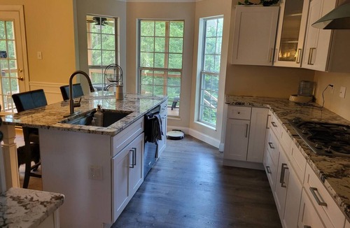 Ashley Oaks House | Beautiful 1 acre 4 bd 3 bath non-smoking home