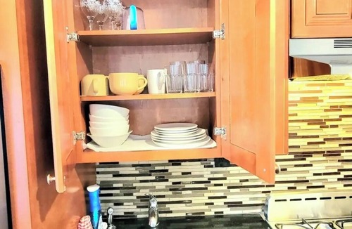 Valley Stream Apartment | Beautiful 1-bedroom apartment - WALK to TRAIN - FREE PARKING