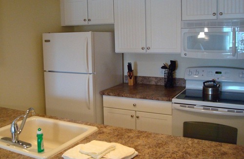 Southend Apartment | Beautiful 1 bedroom unit at resort, sleeps 4