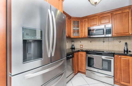 The Crossings Apartment | Beautiful 2/2.5 Condo w/Free Parking Fast WIFI