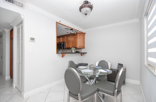 The Crossings Apartment | Beautiful 2/2.5 Condo w/Free Parking Fast WIFI