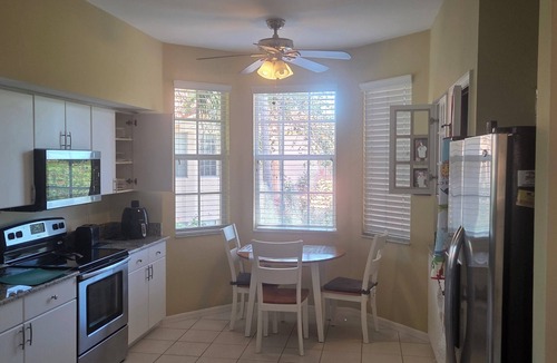 Bonita Springs Condo | Beautiful 2-bedroom condo in charming Bonita Springs with AC