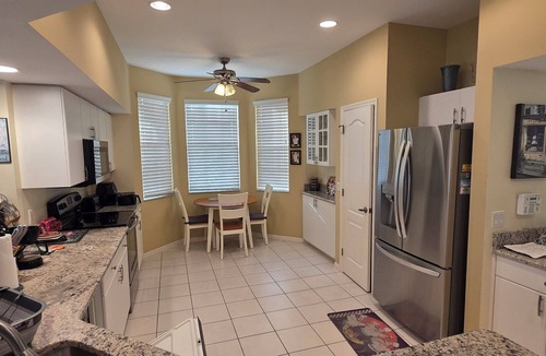 Bonita Springs Condo | Beautiful 2-bedroom condo in charming Bonita Springs with AC