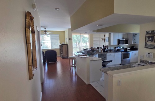 Bonita Springs Condo | Beautiful 2-bedroom condo in charming Bonita Springs with AC